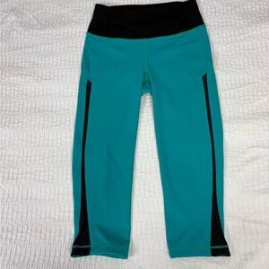 lululemon athletica Turquoise and Black Capris